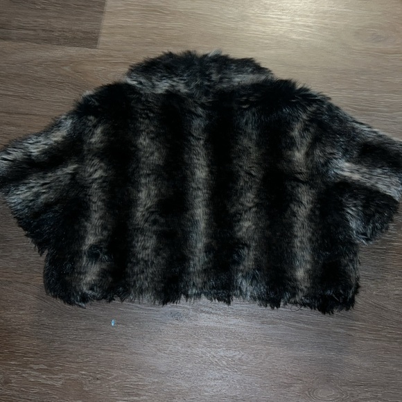 Vivienne Tam faux fur shrug. Small. EUC. - Picture 4 of 4